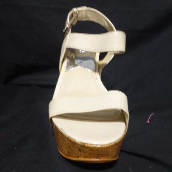 MICHAEL KORS, MK, high heel shoes, strap and buckle fastened, 7.5 M, GUC - Picture 11 of 15